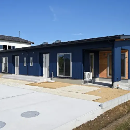 ２つの家族がちょうどよい距離感で暮らせる「平屋の２世帯住宅」のサムネイル