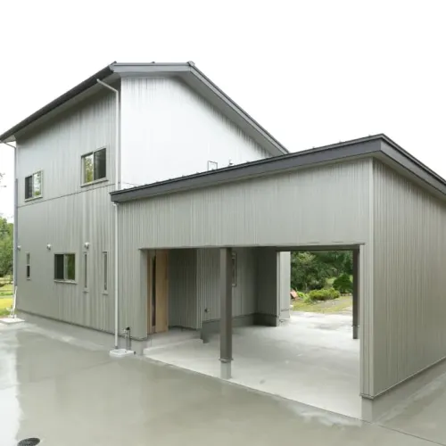 天井も壁も塗り壁で。自然素材たっぷりのガレージハウス 自由設計の家が完成しました。のサムネイル