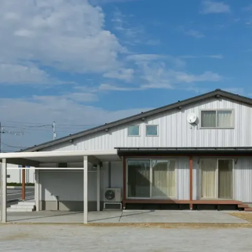 平屋別荘暮らしだからこそ味わうことができる、シンプル導線による「非日常の時間」。のサムネイル